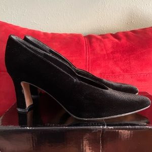 Evan Picone Black Sued Heels
